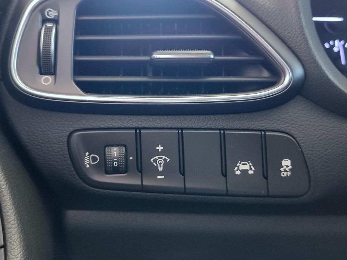 hyundai-i30-2018-diesel-1583cc