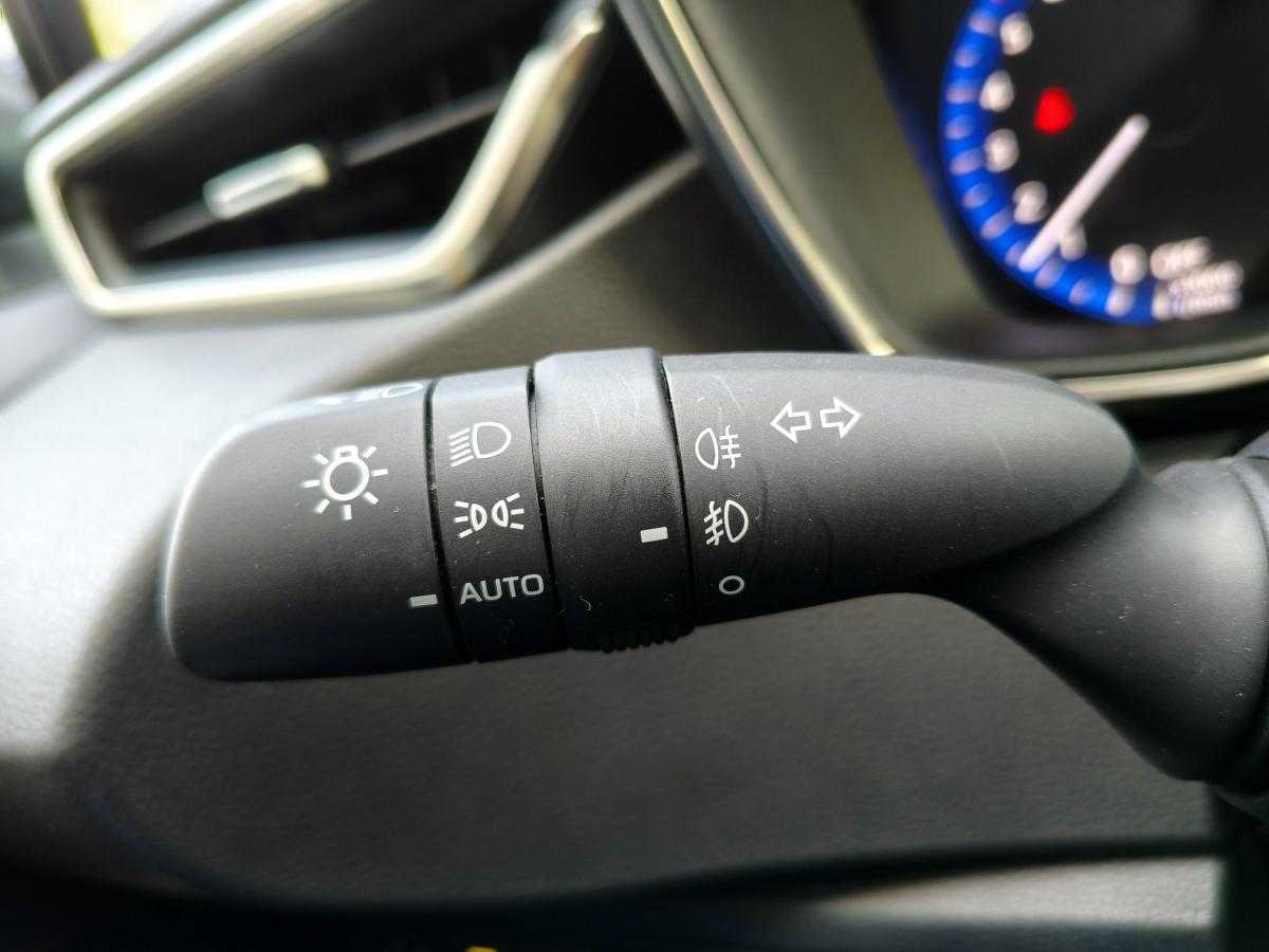 toyota-corolla-2021-hibrido-a-gasolina-1798cc