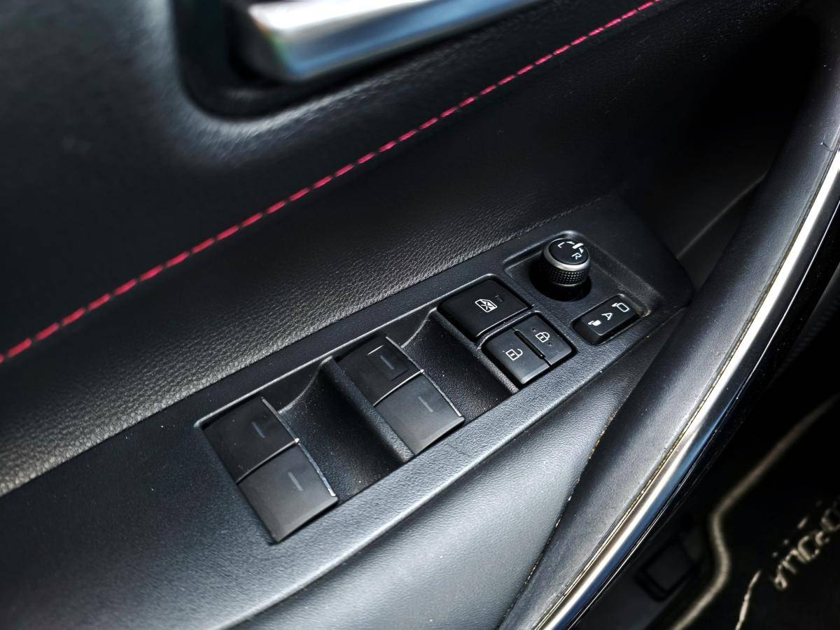 toyota-corolla-2021-hibrido-a-gasolina-1798cc