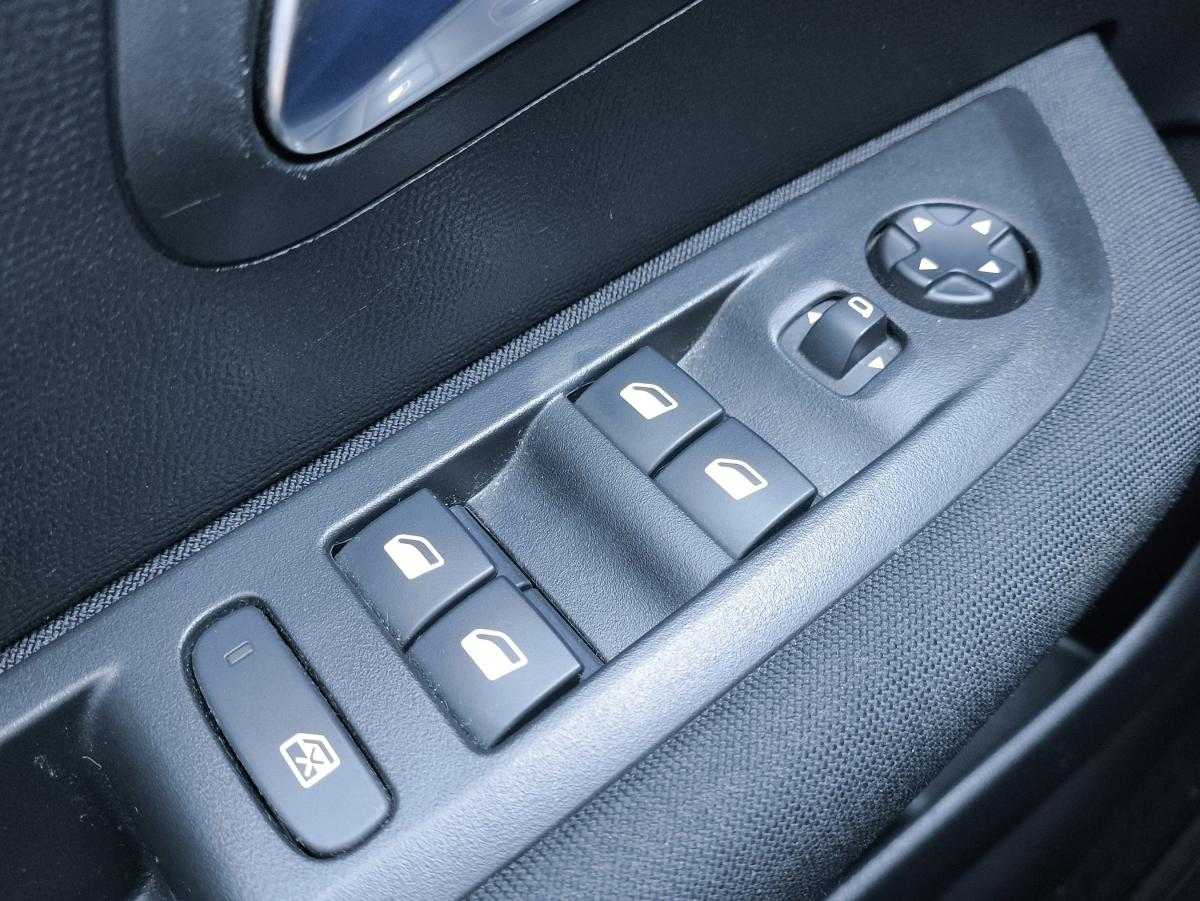 peugeot-208-2024-gasolina-1199cc