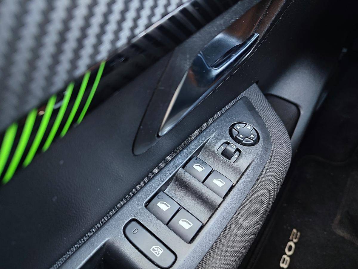 peugeot-208-2024-gasolina-1199cc