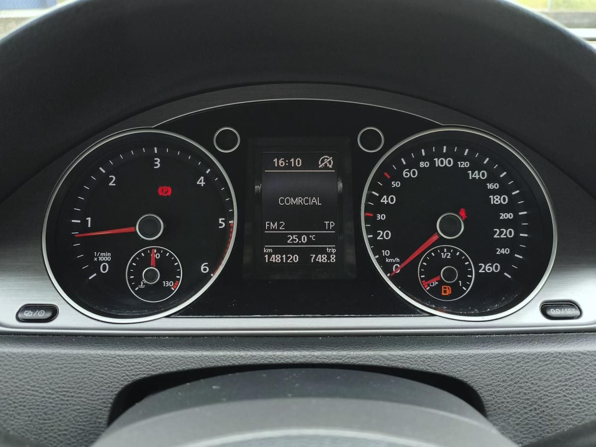 volkswagen-passat-variant-2014-diesel-1598cc