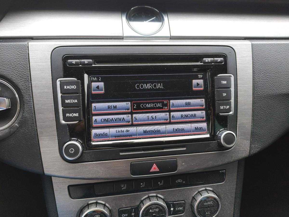 volkswagen-passat-variant-2014-diesel-1598cc