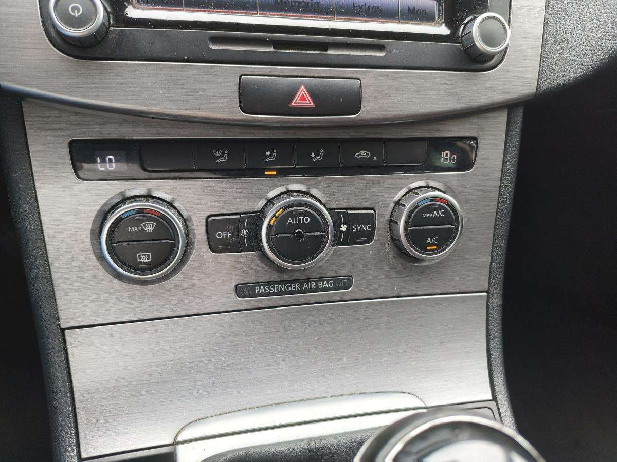 volkswagen-passat-variant-2014-diesel-1598cc