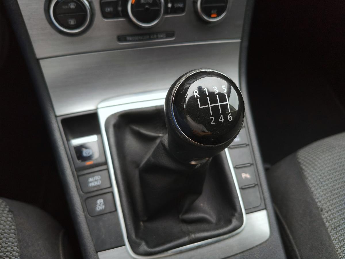 volkswagen-passat-variant-2014-diesel-1598cc