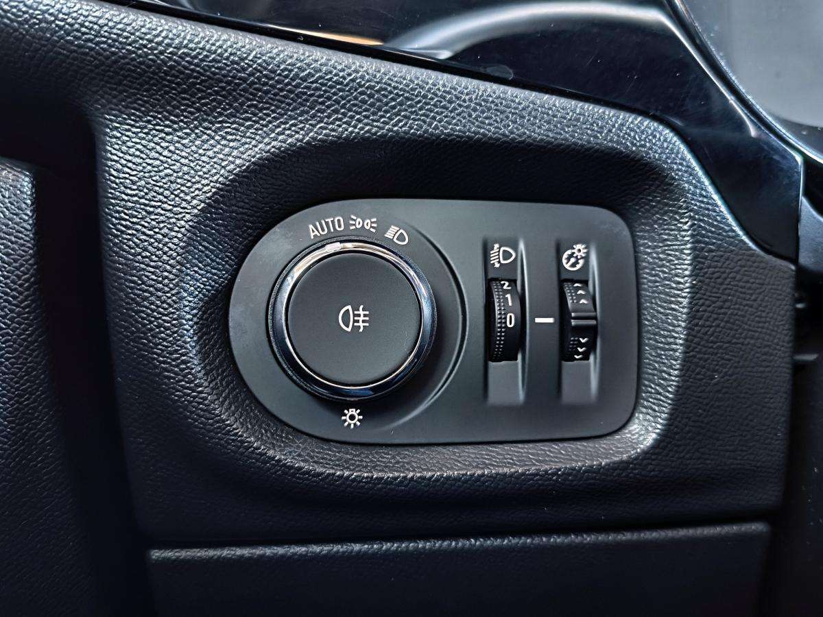 opel-corsa-2023-gasolina-1199cc