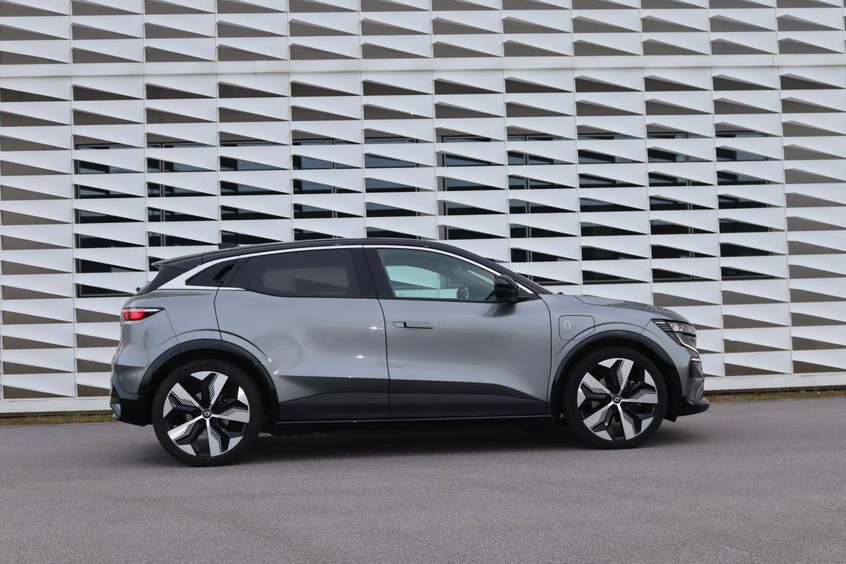 renault-megane-e-tech-2022-eletrico-0cc