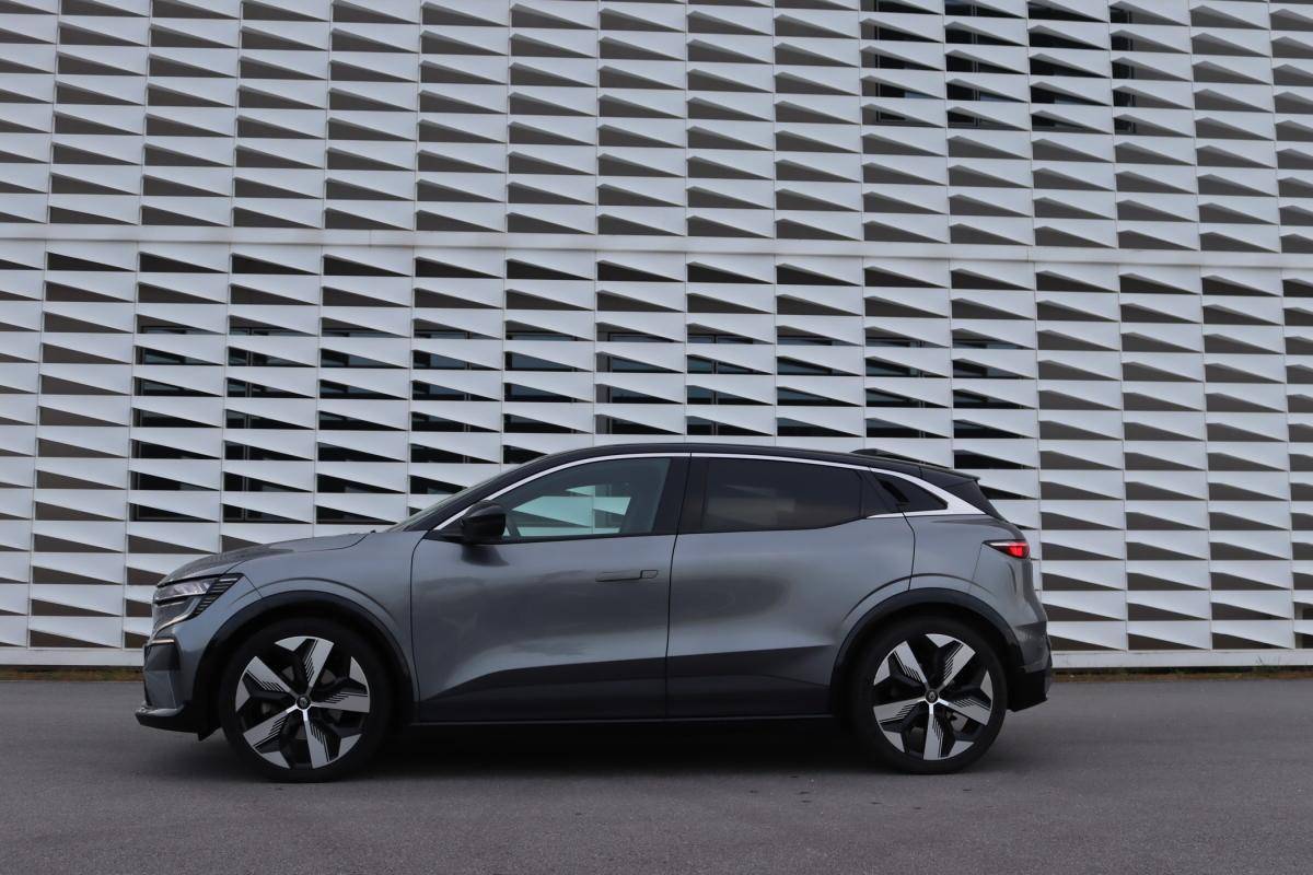 renault-megane-e-tech-2022-eletrico-0cc