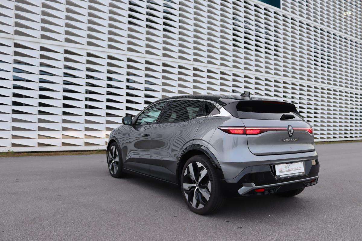 renault-megane-e-tech-2022-eletrico-0cc