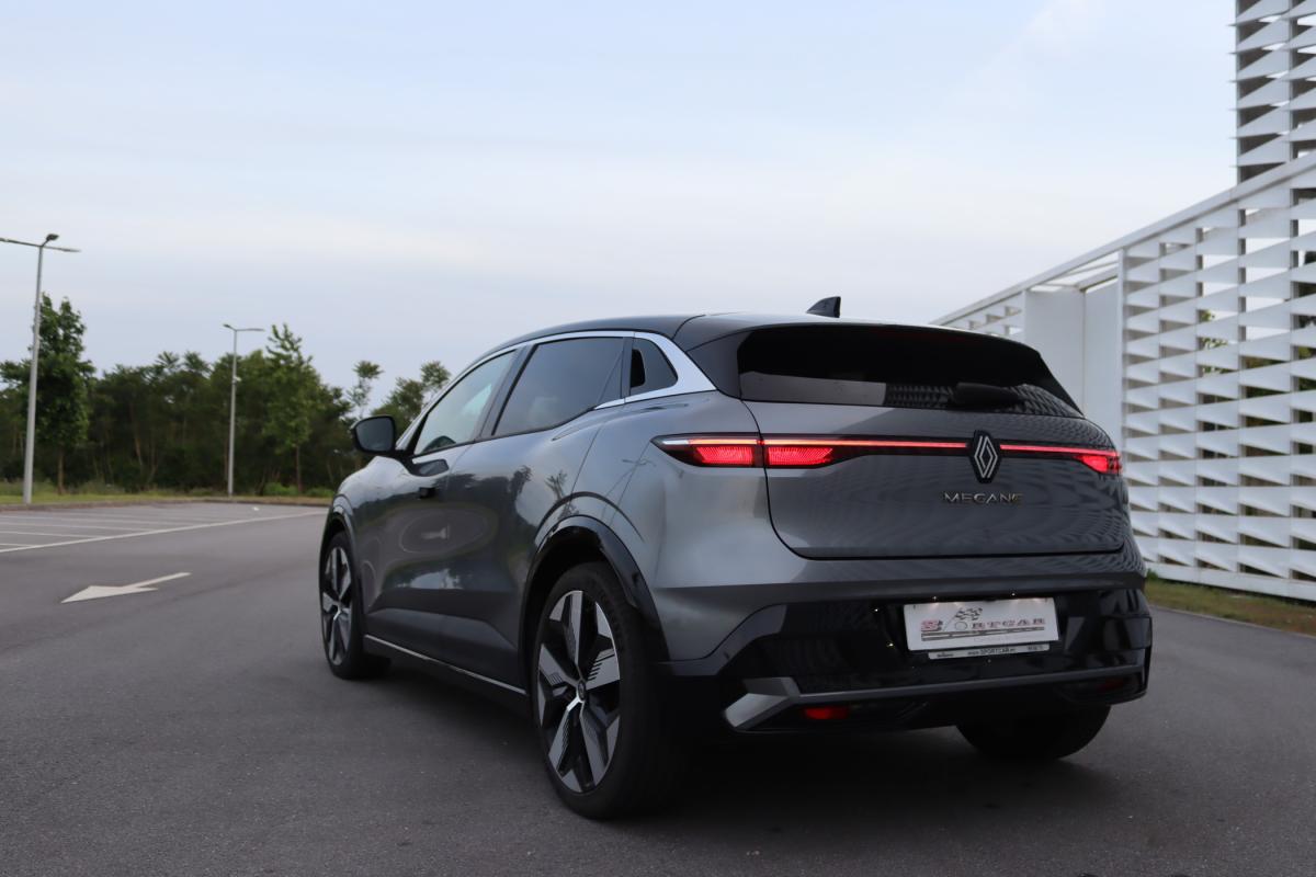 renault-megane-e-tech-2022-eletrico-0cc