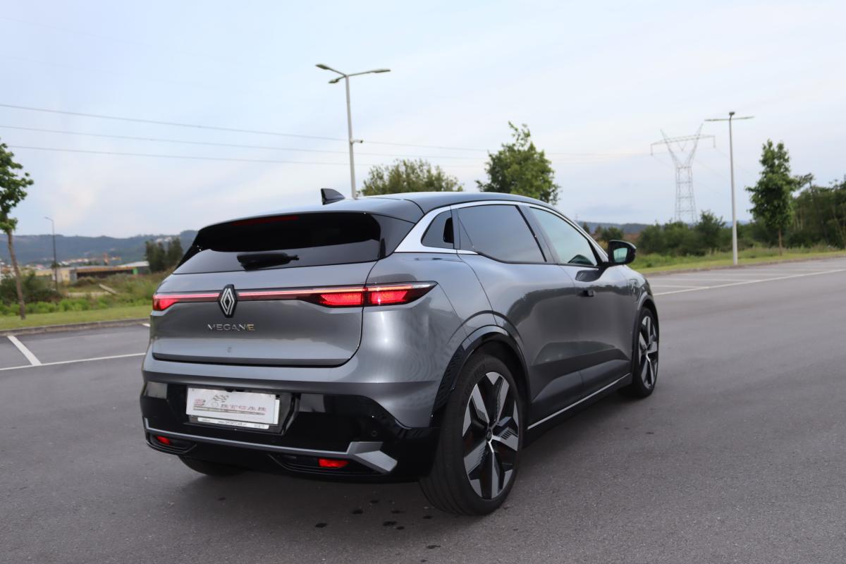 renault-megane-e-tech-2022-eletrico-0cc