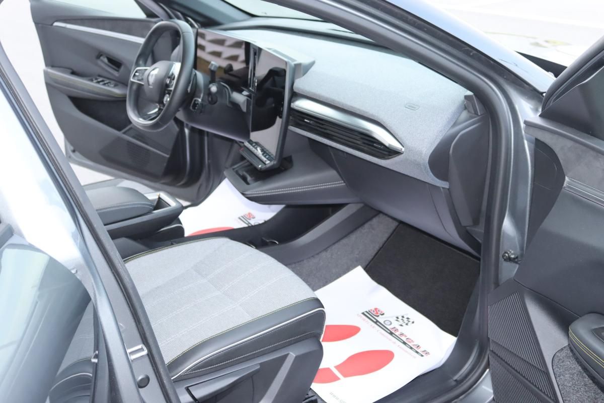renault-megane-e-tech-2022-eletrico-0cc