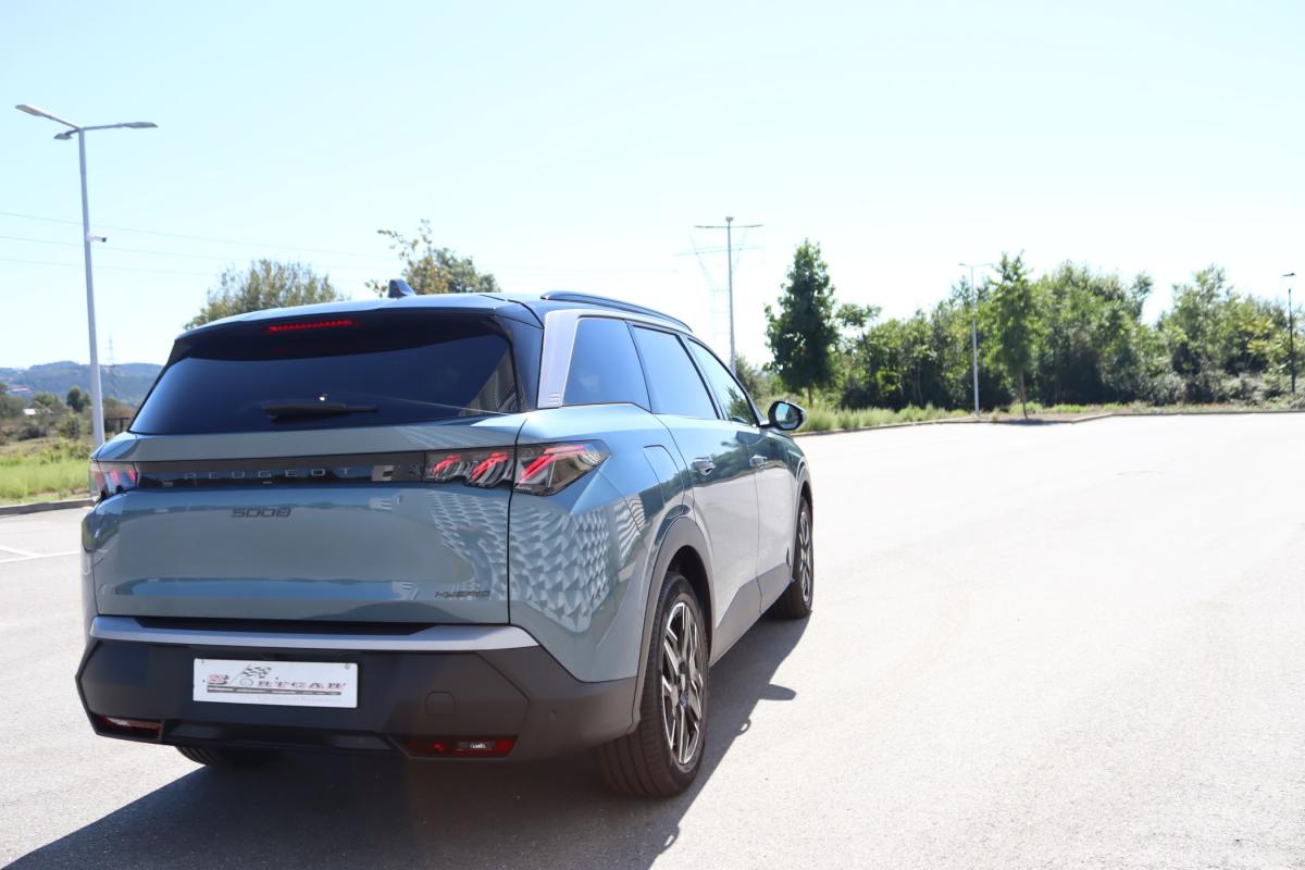 peugeot-5008-2026-hibrido-a-gasolina-1199cc
