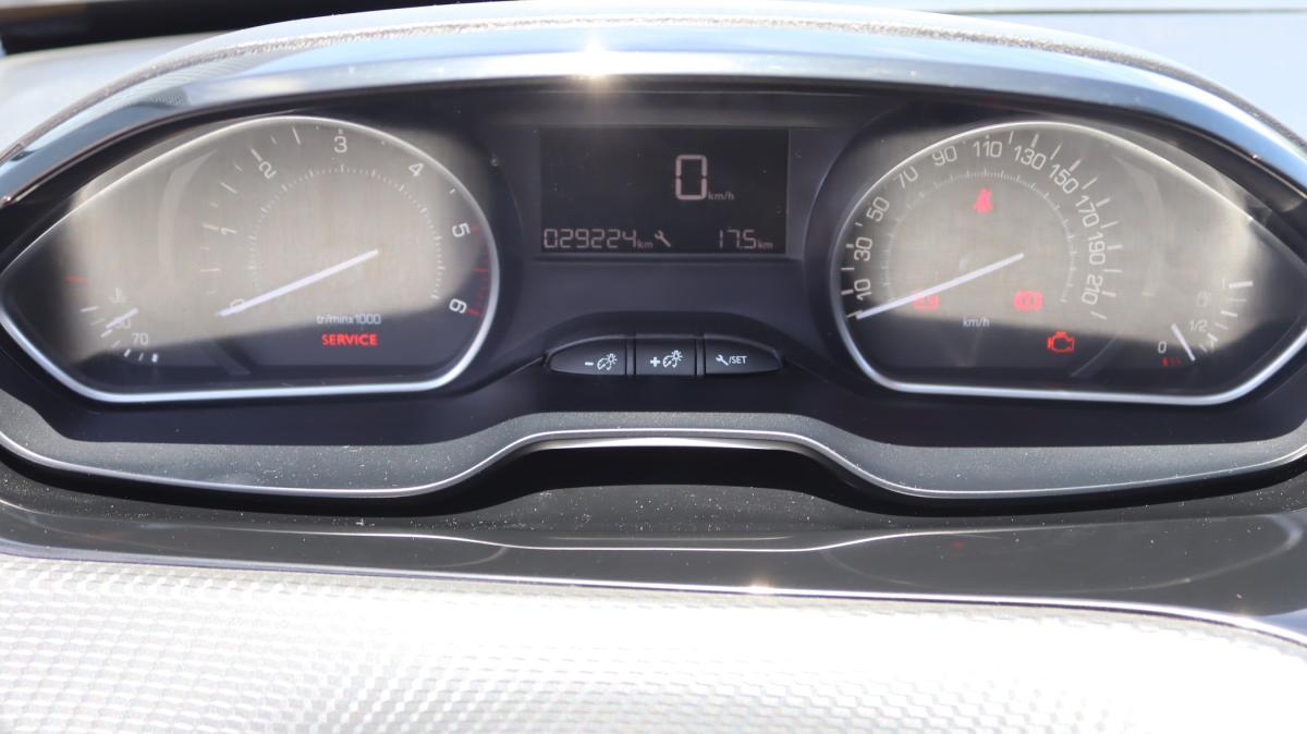 peugeot-208-2022-diesel-1499cc