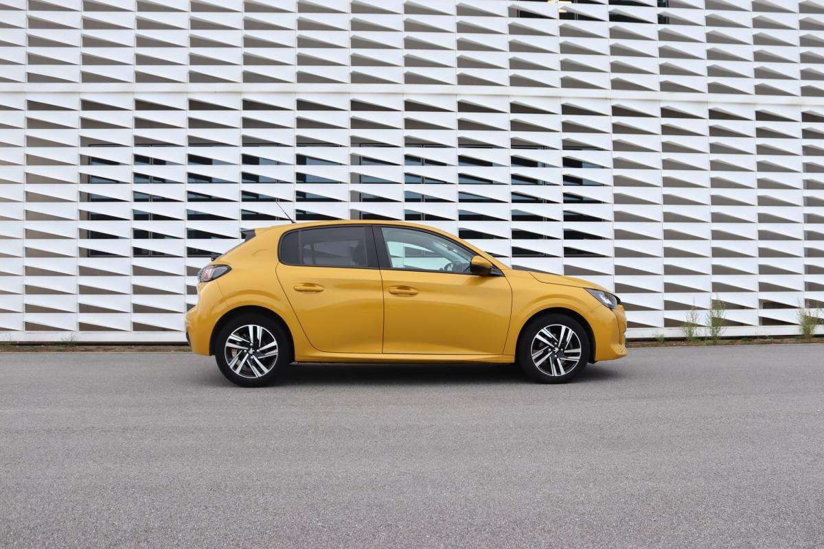 peugeot-208-2015-diesel-1499cc