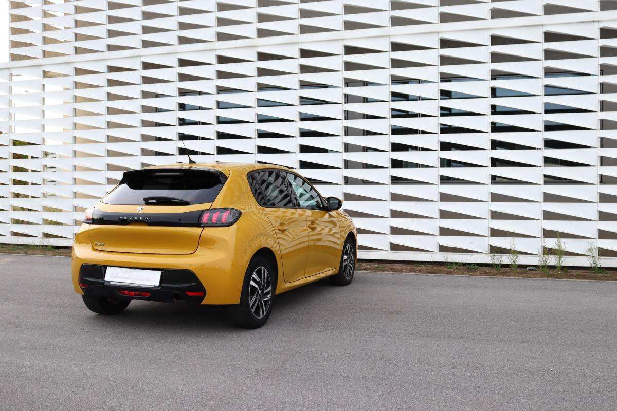 peugeot-208-2015-diesel-1499cc