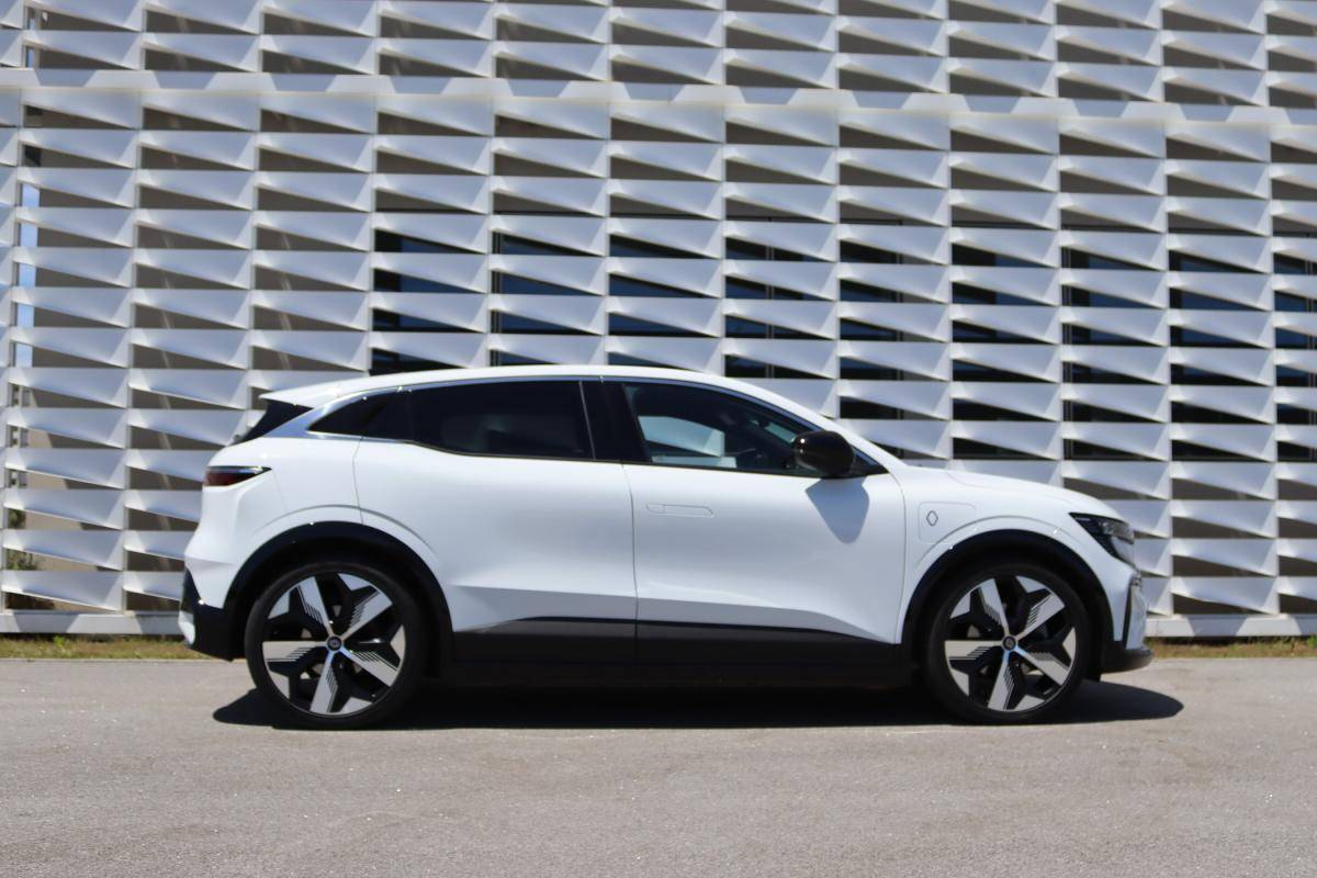 renault-megane-e-tech-2024-eletrico-0cc