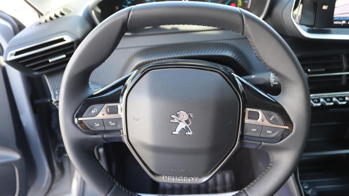 peugeot-208-2022-eletrico-267cc