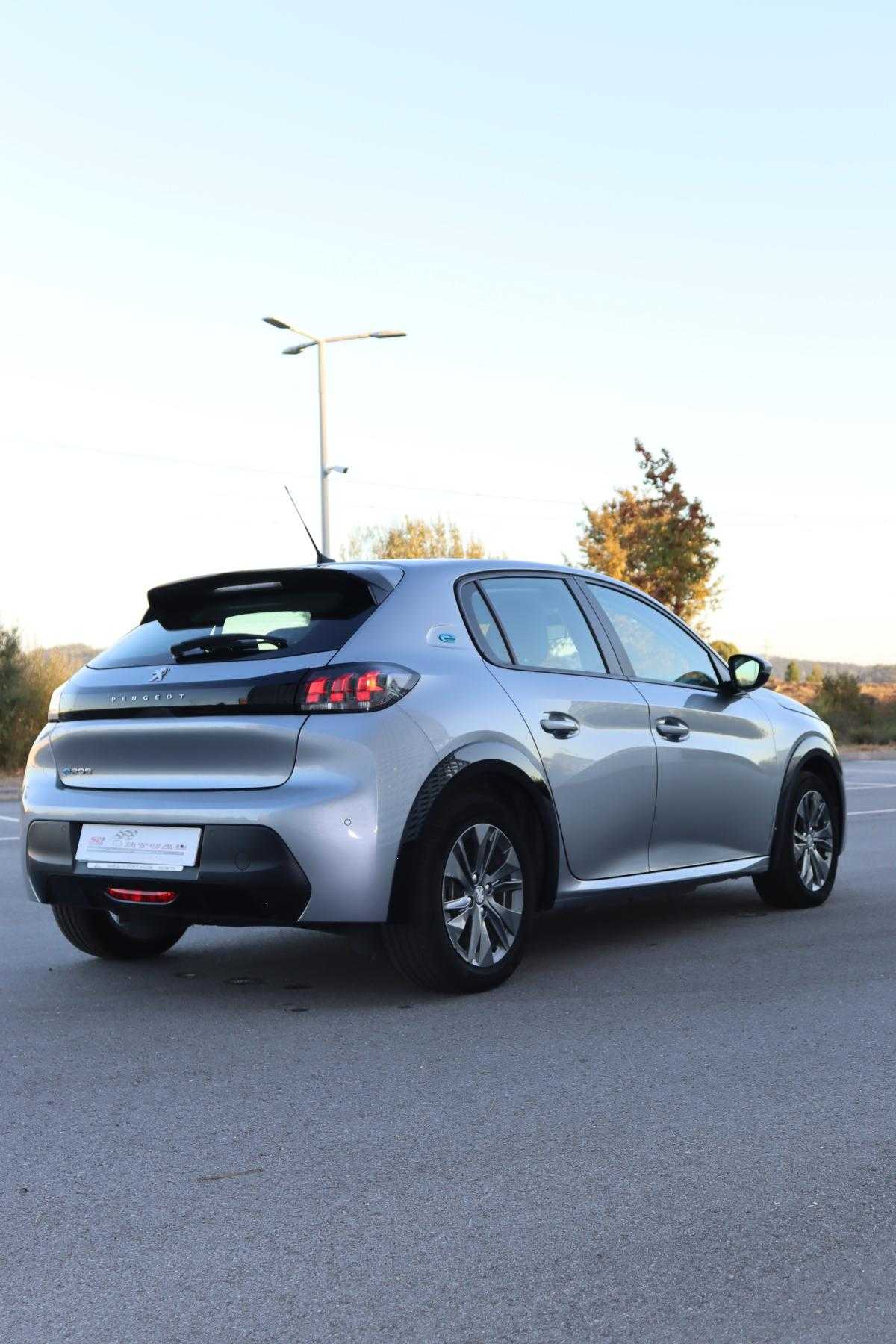 peugeot-208-2022-eletrico-267cc