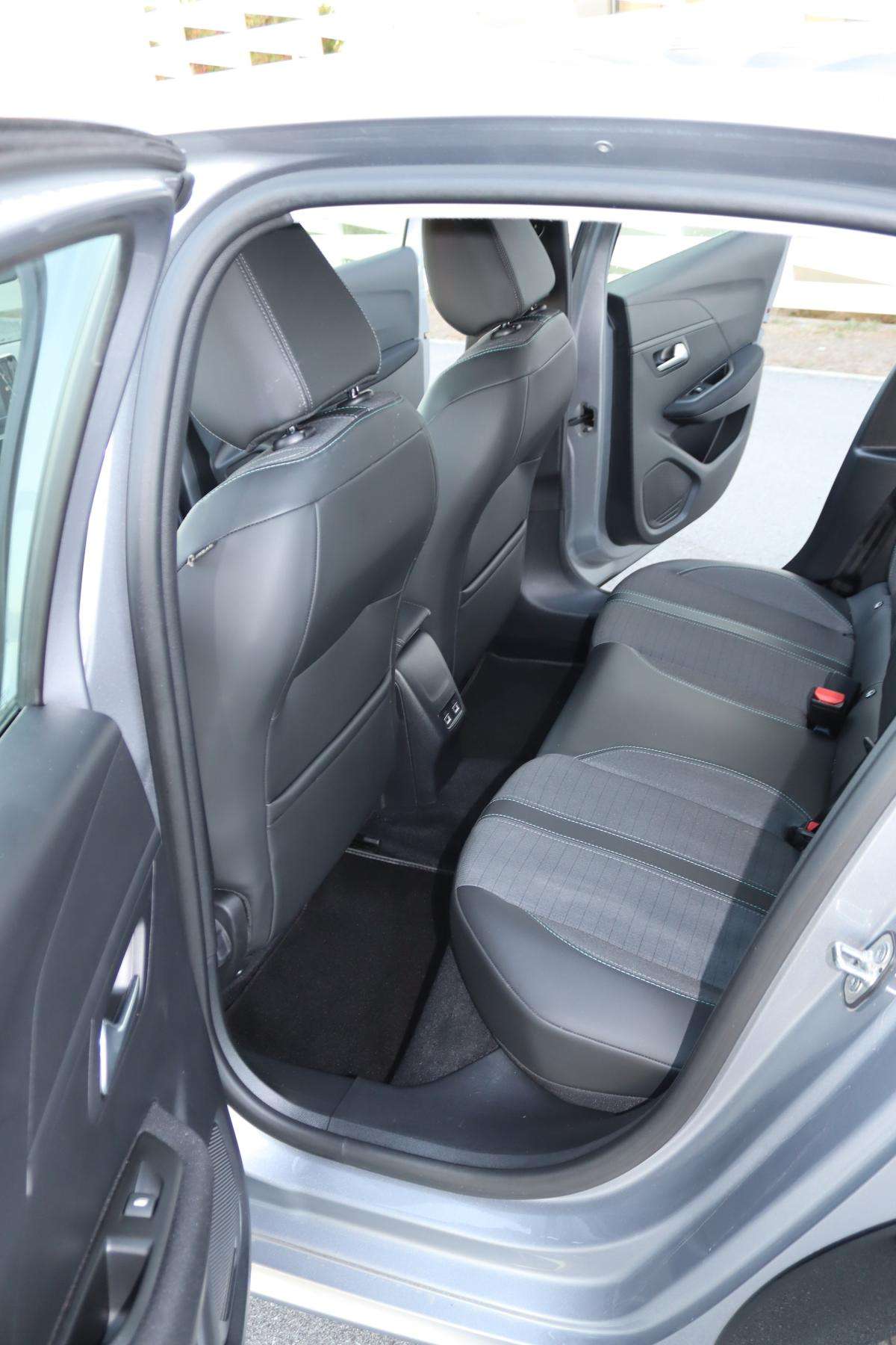 peugeot-208-2022-eletrico-267cc