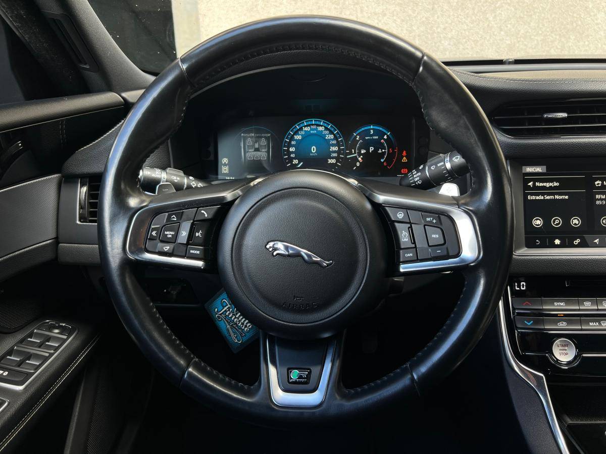 jaguar-xf-2018-diesel-1999cc
