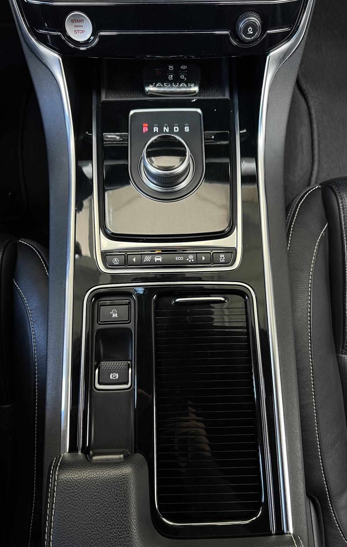 jaguar-xf-2018-diesel-1999cc
