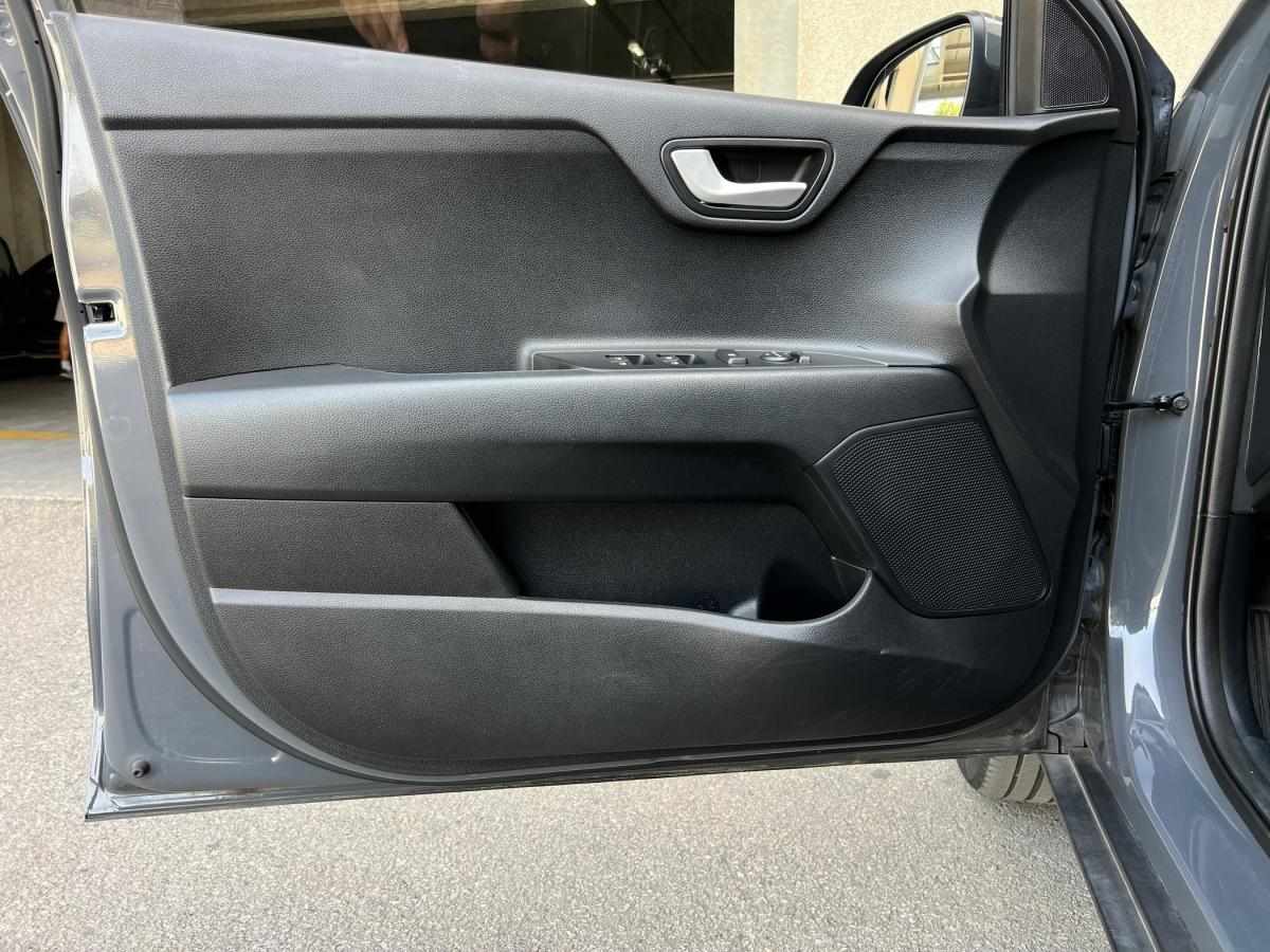 kia-stonic-2022-gasolina-1197cc