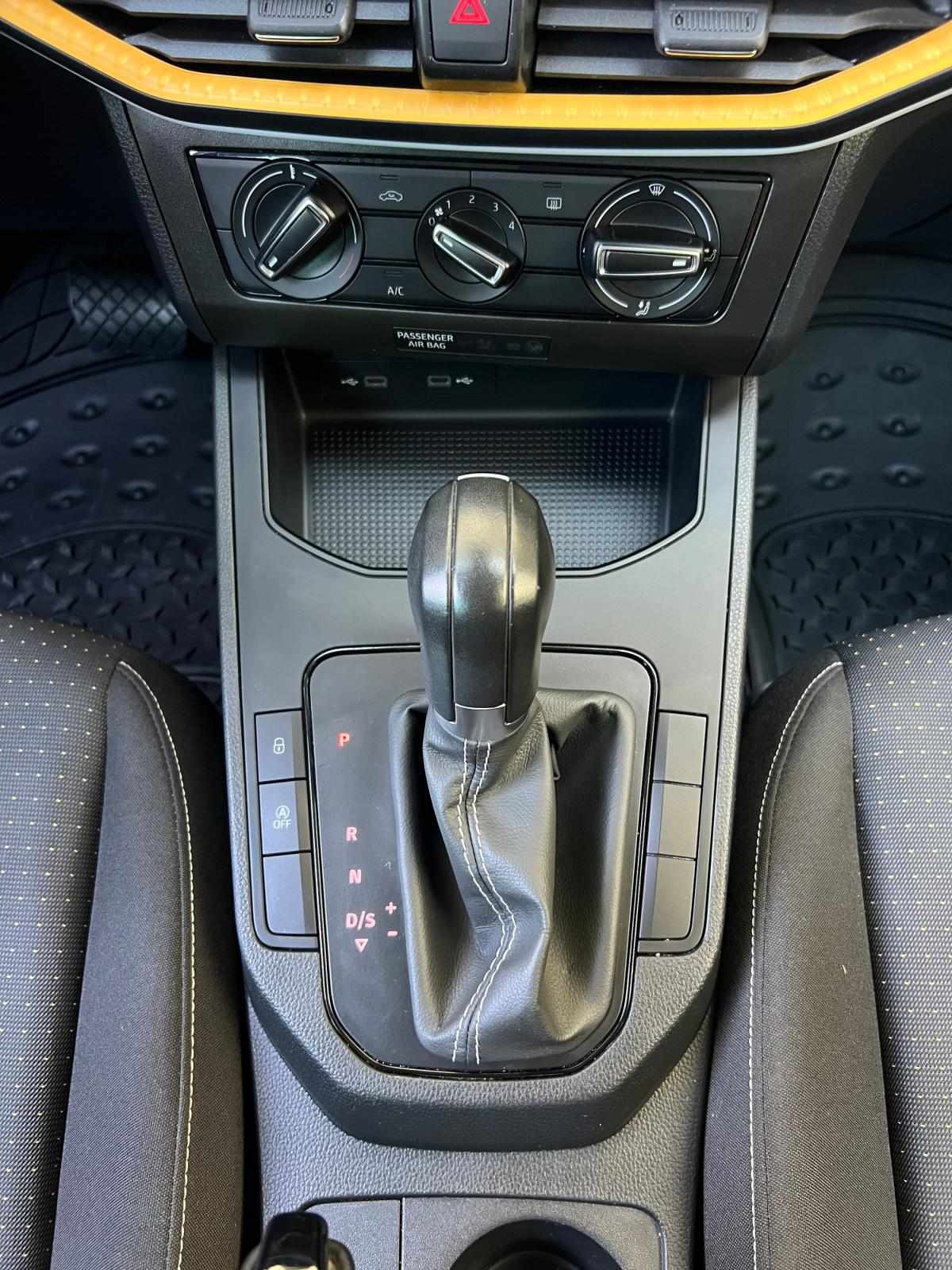 seat-ibiza-2023-gasolina-999cc