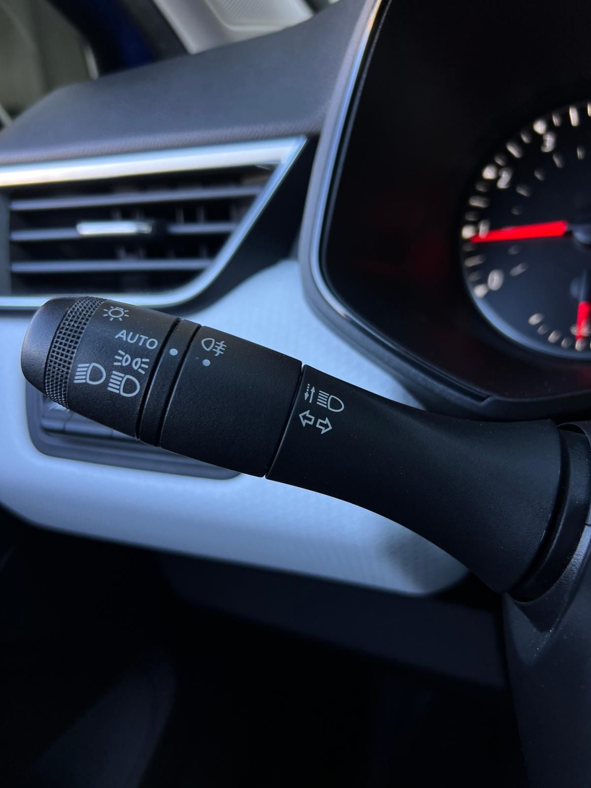 renault-clio-2023-gasolina-999cc