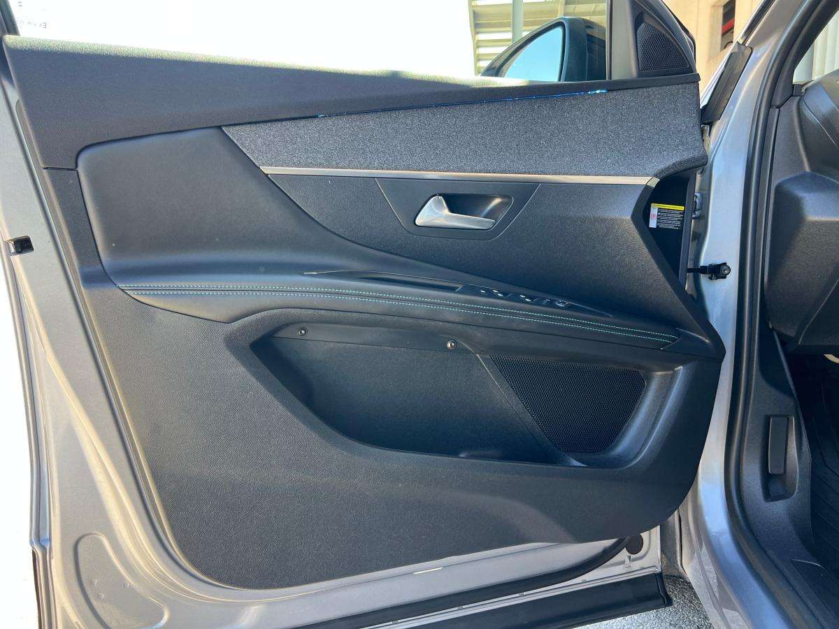 peugeot-3008-2023-hibrido-a-gasolina-1598cc