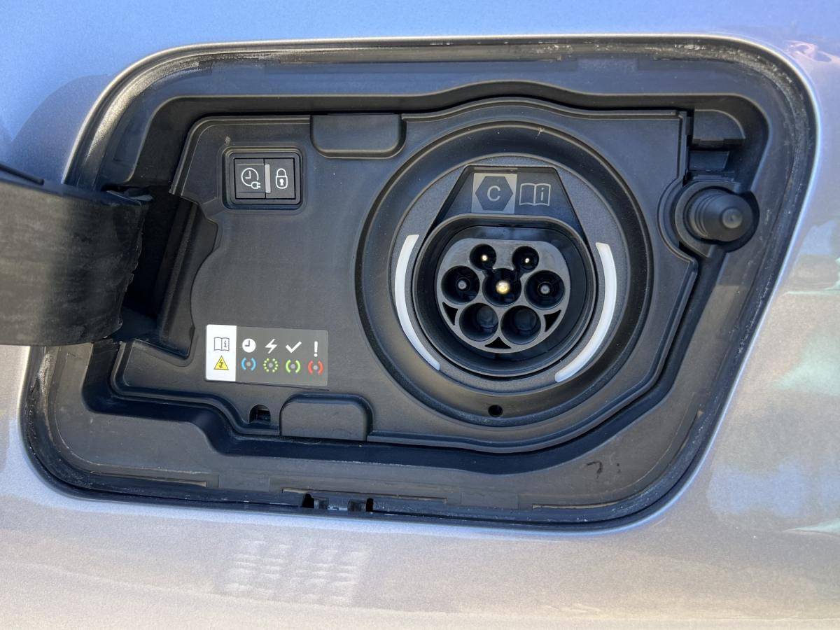 peugeot-3008-2023-hibrido-a-gasolina-1598cc