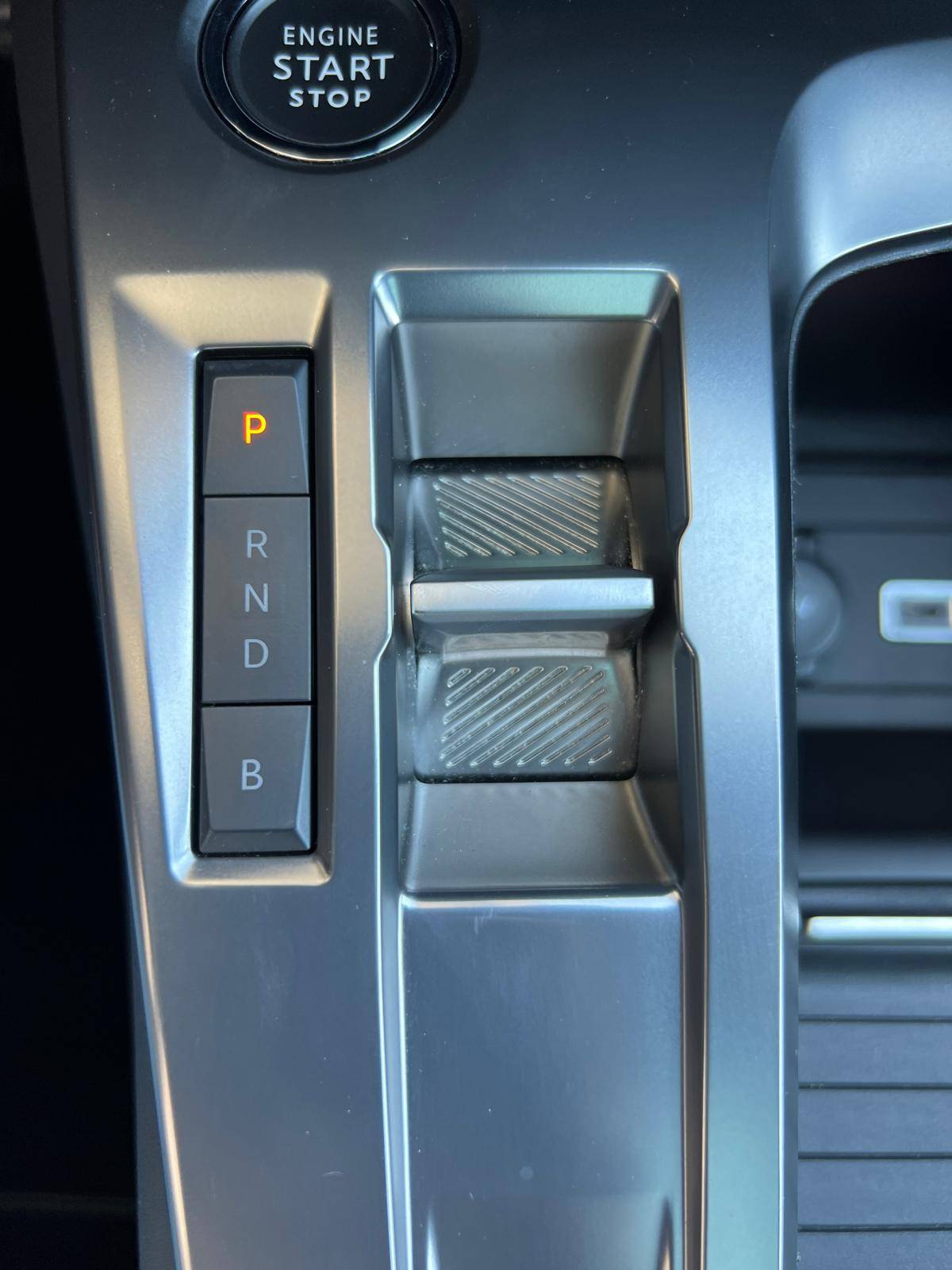 peugeot-408-2023-hibrido-a-gasolina-1598cc