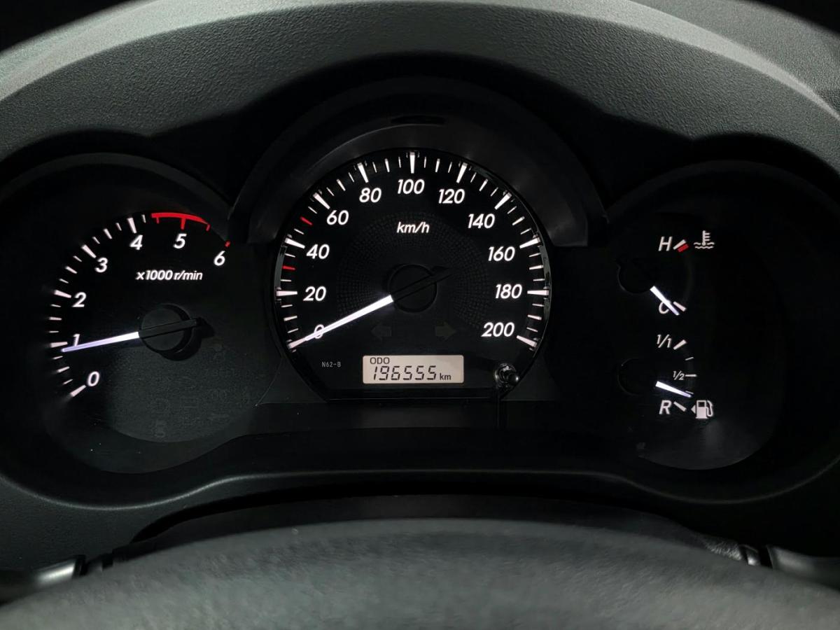 toyota-hilux-2013-diesel-2494cc
