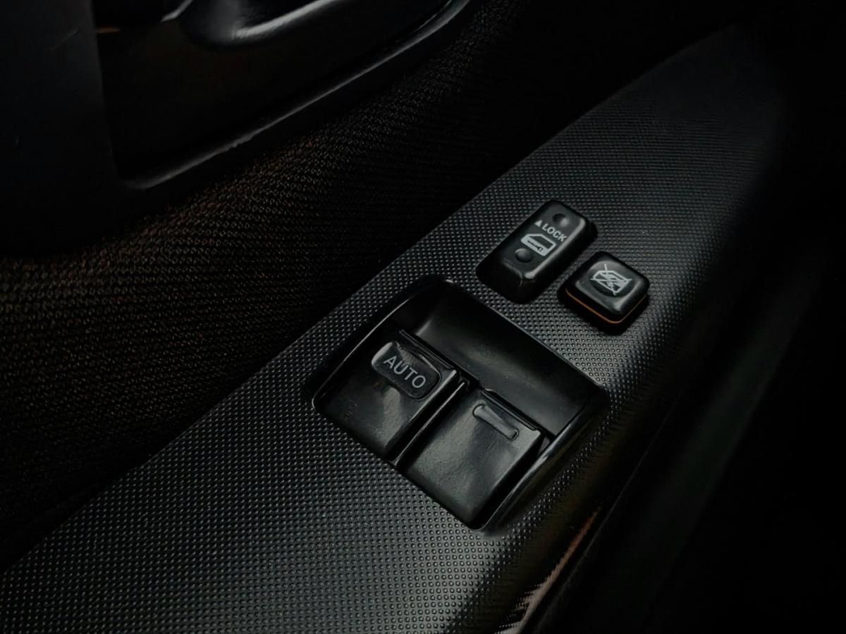 toyota-hilux-2013-diesel-2494cc