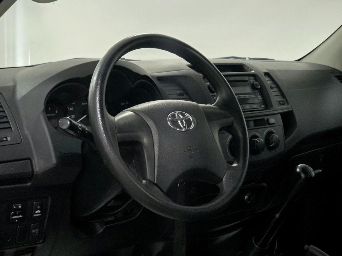 toyota-hilux-2013-diesel-2494cc