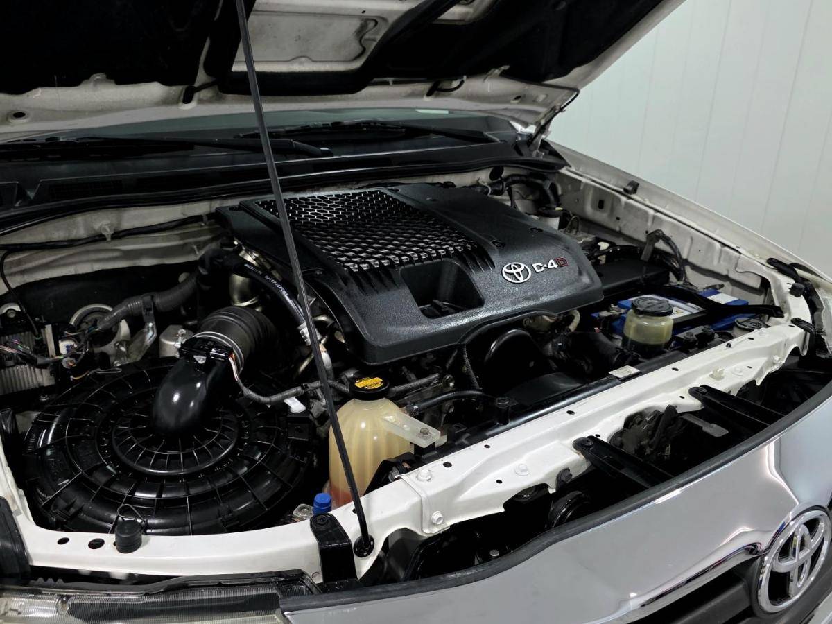 toyota-hilux-2013-diesel-2494cc