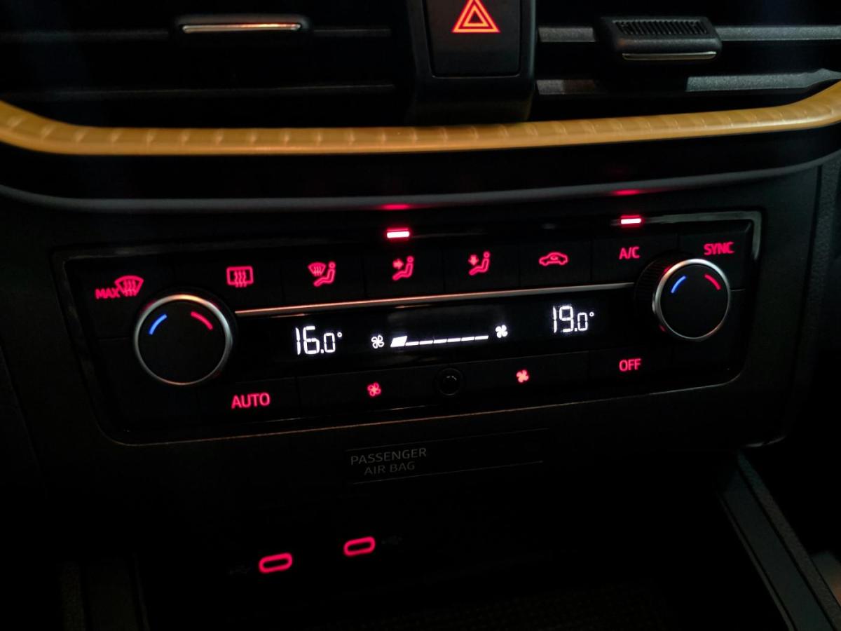 seat-ibiza-2023-gasolina-999cc