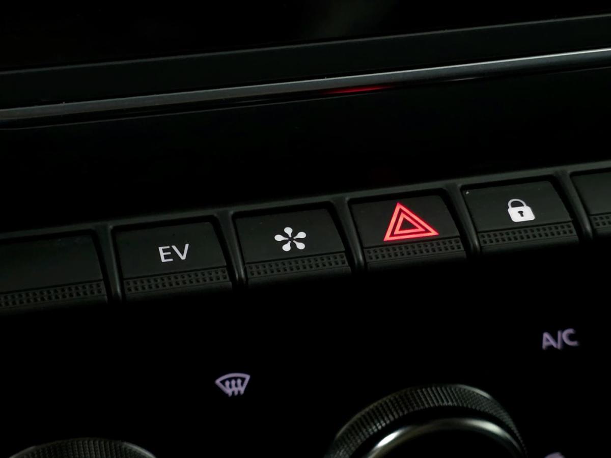 renault-captur-2023-hibrido-a-gasolina-1598cc