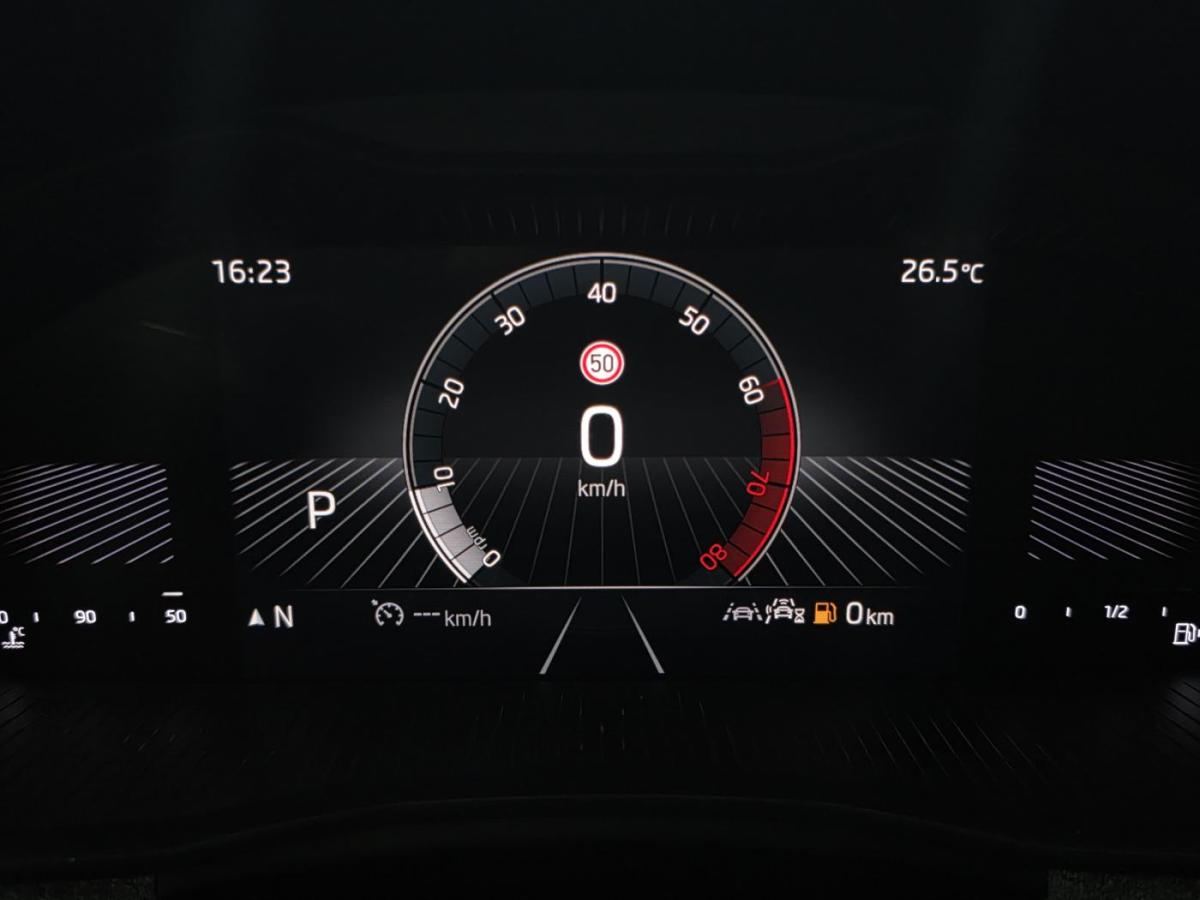 skoda-kamiq-2025-gasolina-999cc