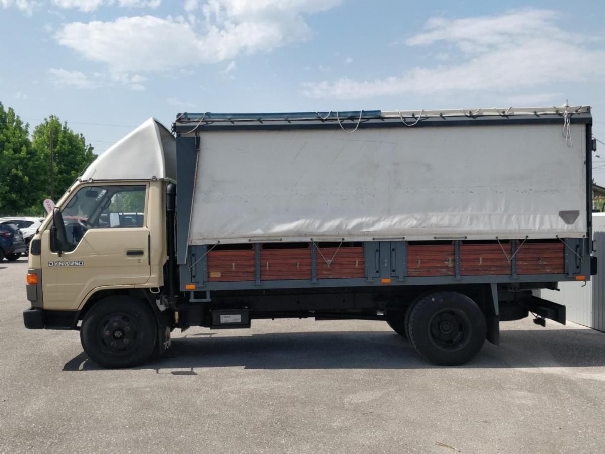 toyota-dyna-1995-diesel-3432cc