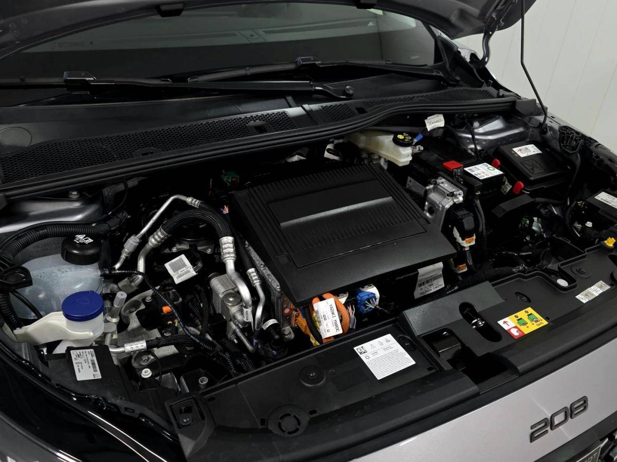 peugeot-e-208-2025-eletrico-0cc