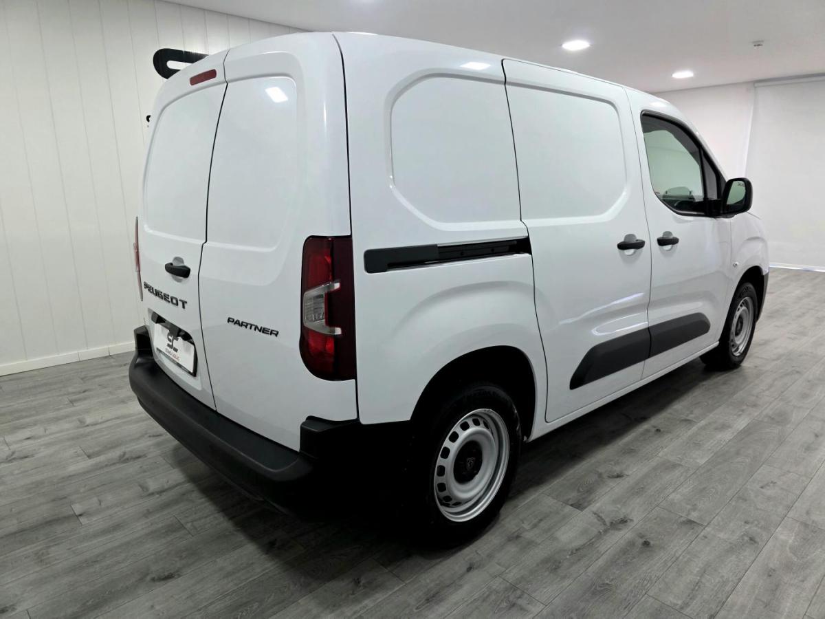 peugeot-partner-2025-diesel-1499cc