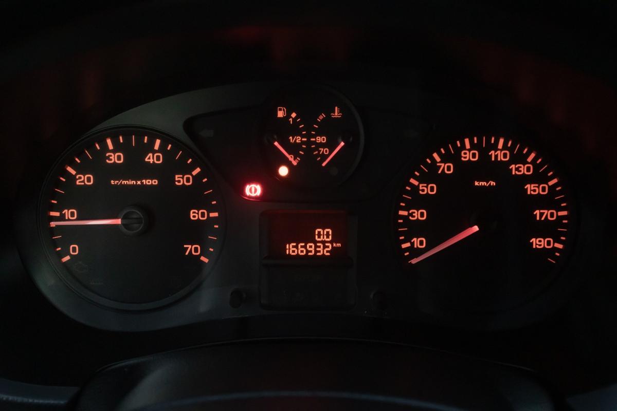 peugeot-partner-2018-diesel-1560cc