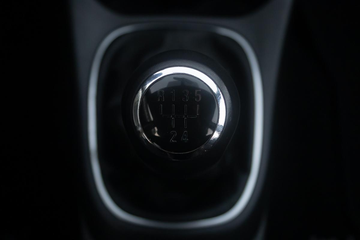 opel-corsa-2015-gasolina-1229cc