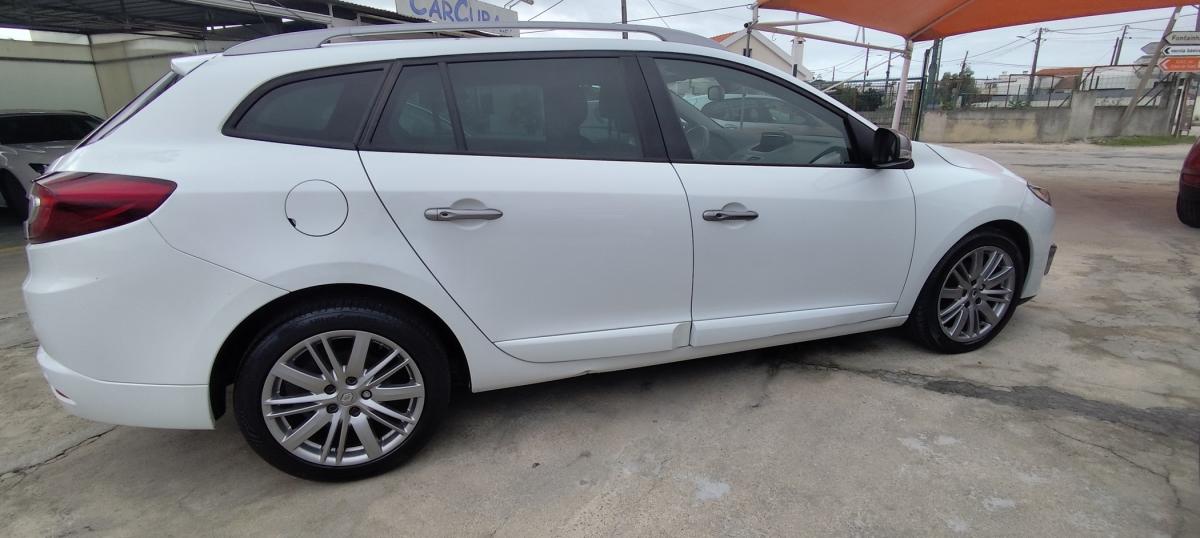 renault-megane-sport-tourer-2016-diesel-1598cc