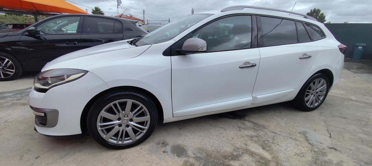 renault-megane-sport-tourer-2016-diesel-1598cc