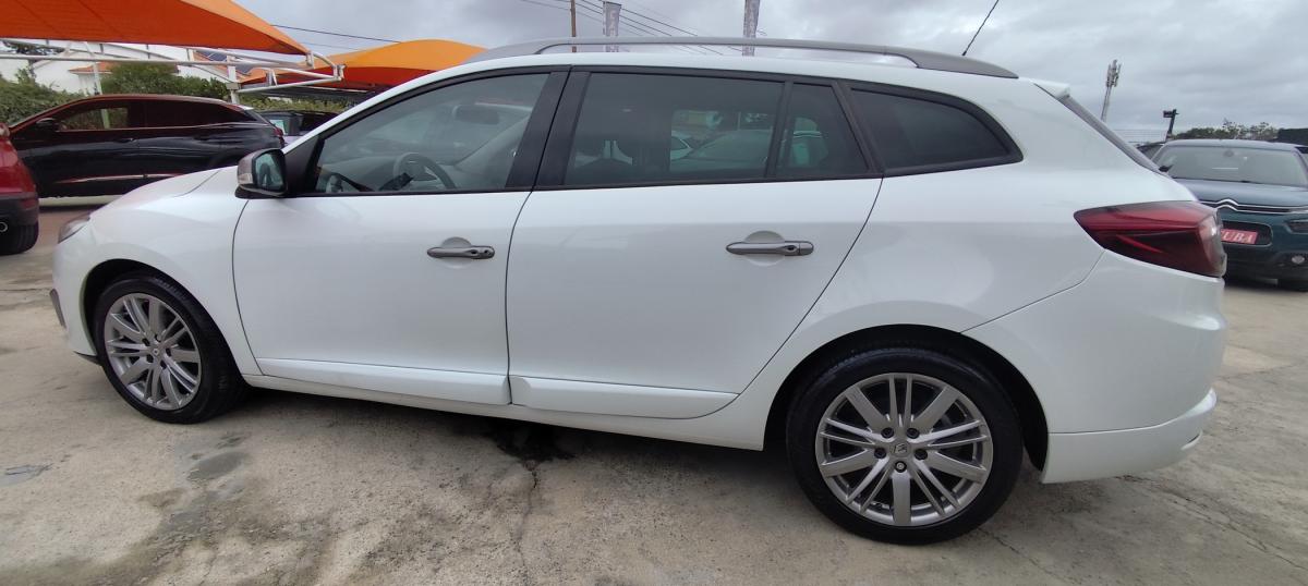 renault-megane-sport-tourer-2016-diesel-1598cc