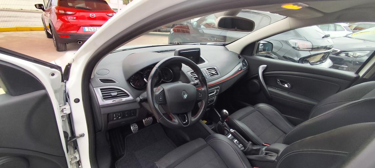 renault-megane-sport-tourer-2016-diesel-1598cc