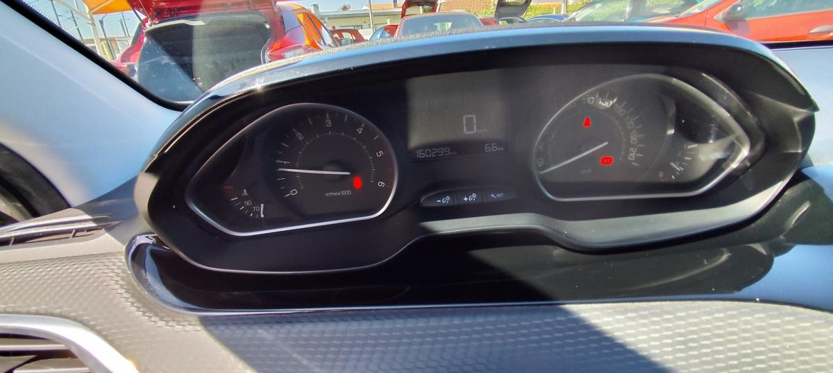 peugeot-2008-2017-diesel-1560cc