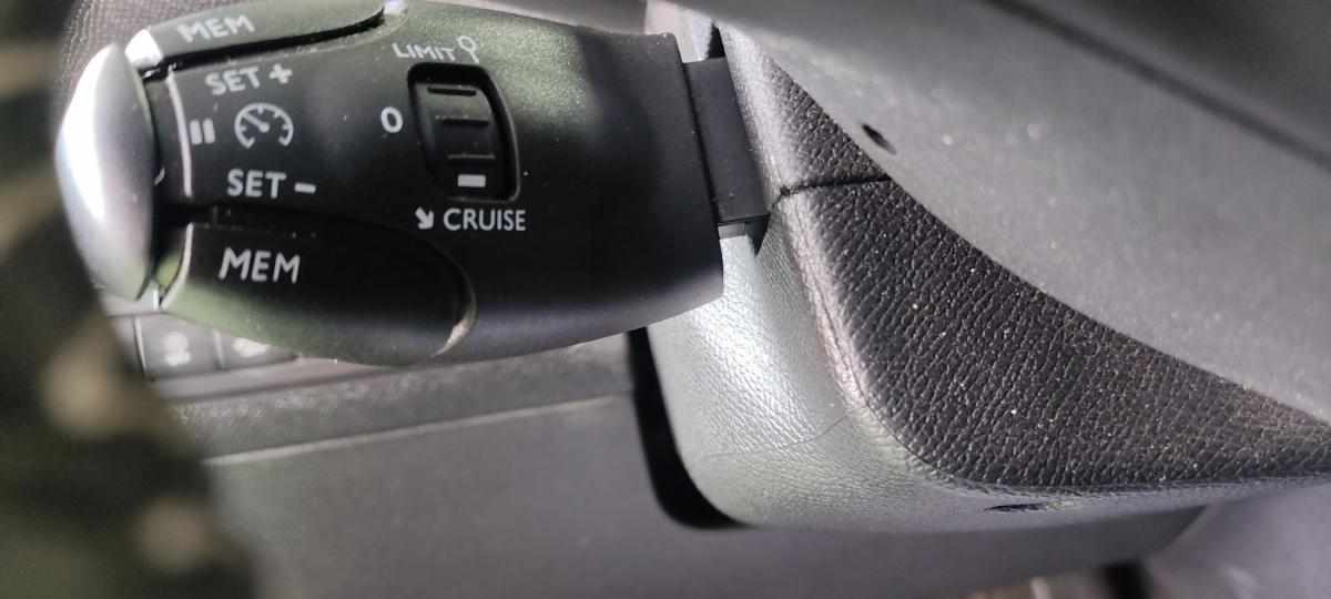 peugeot-308-sw-2018-diesel-1500cc
